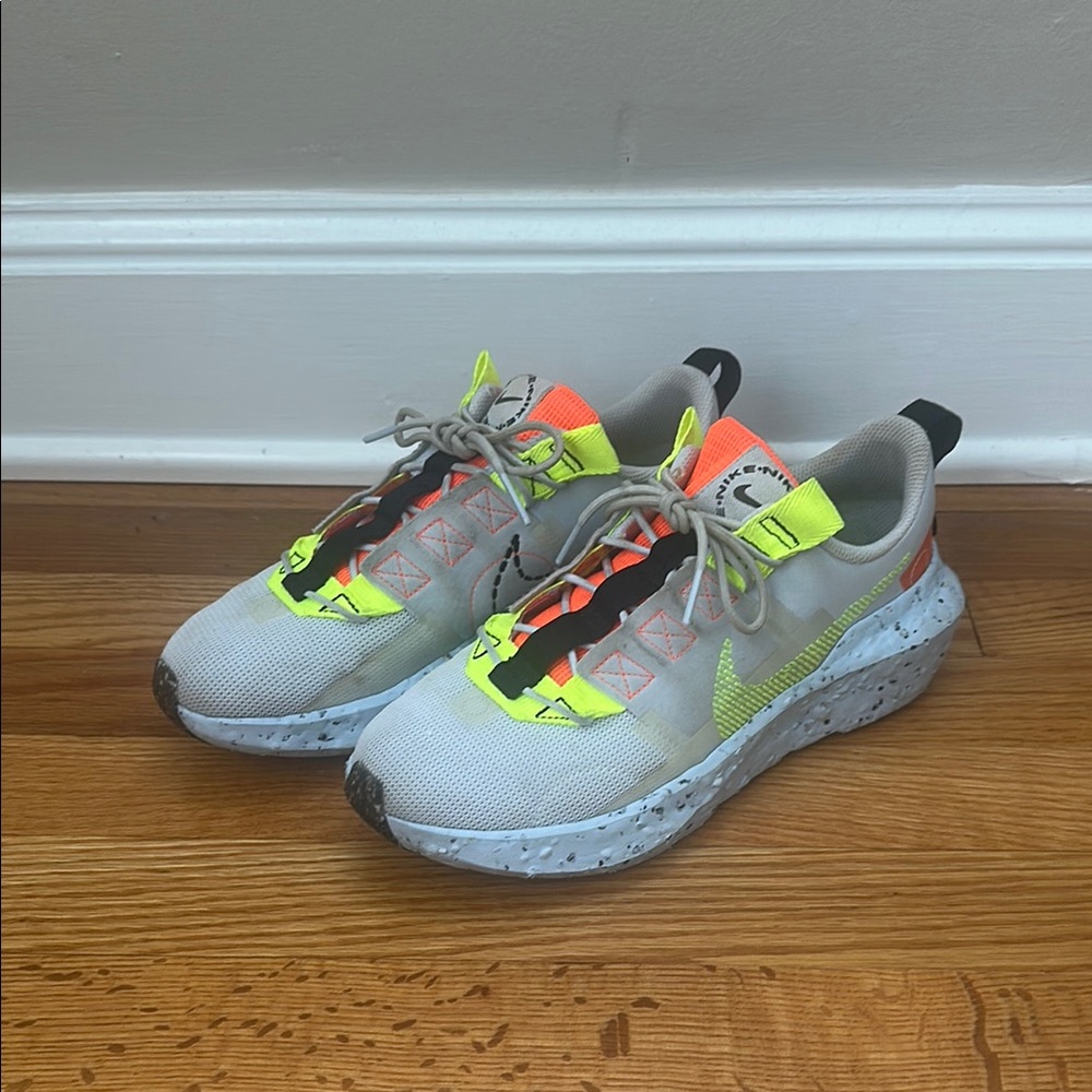 Nike women’s Sneakers - Gray and Neon